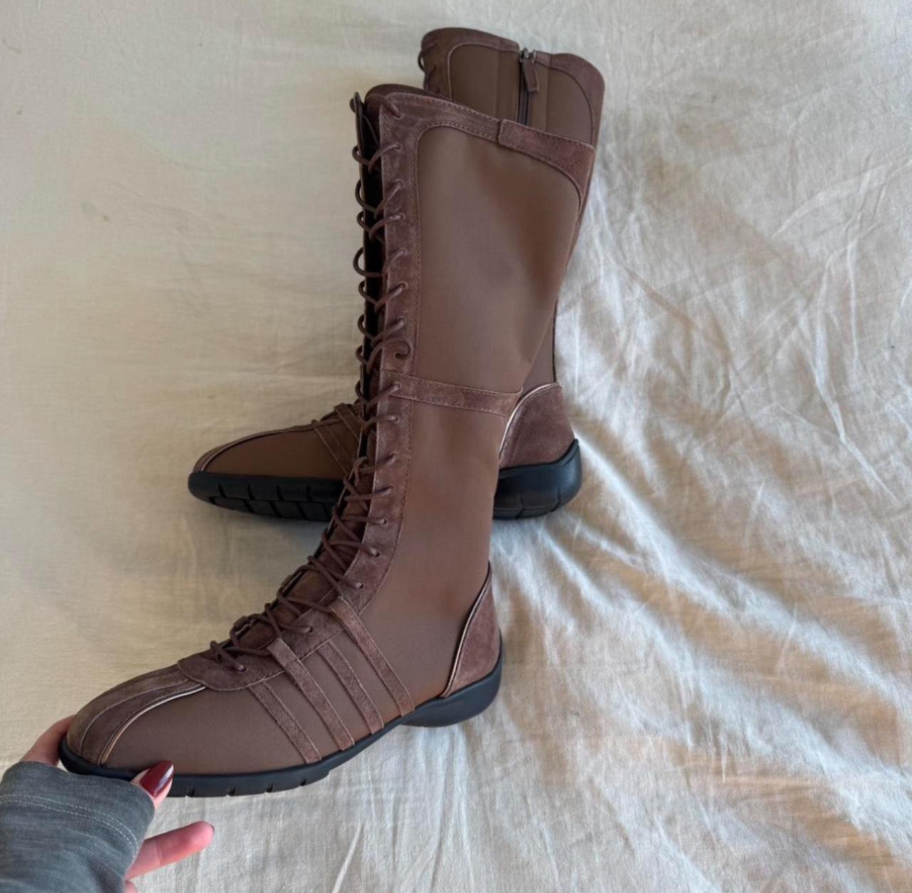 Brown boxing boots with suede details